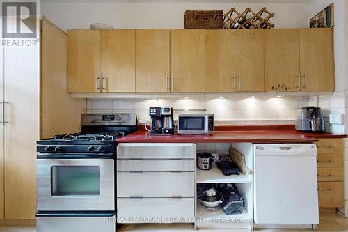 20 Glasgow Street, Toronto, ON - Indoor Photo Showing Kitchen