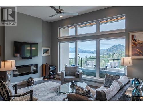 115 Ridge View, Penticton, BC - Indoor Photo Showing Living Room With Fireplace