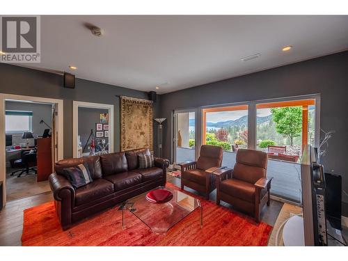 115 Ridge View, Penticton, BC - Indoor Photo Showing Living Room