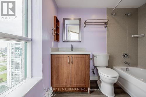 2204 - 4470 Tucana Court, Mississauga, ON - Indoor Photo Showing Bathroom