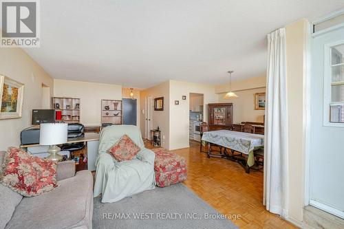 1109 - 451 The West Mall, Toronto, ON - Indoor Photo Showing Kitchen With Double Sink