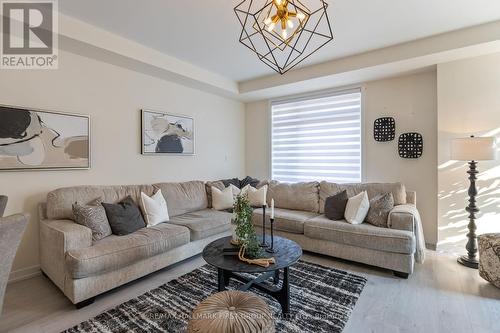 808 - 250 Finch Avenue, Pickering, ON - Indoor Photo Showing Living Room