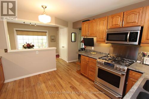 70 Balaclava Street, Kawartha Lakes, ON - Indoor Photo Showing Kitchen