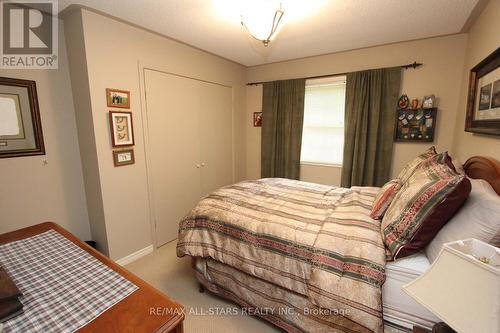 70 Balaclava Street, Kawartha Lakes, ON - Indoor Photo Showing Bedroom