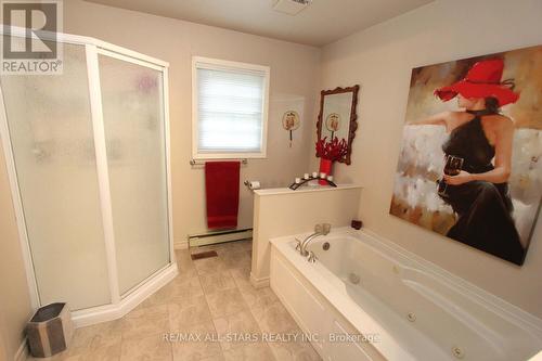 70 Balaclava Street, Kawartha Lakes, ON - Indoor Photo Showing Bathroom