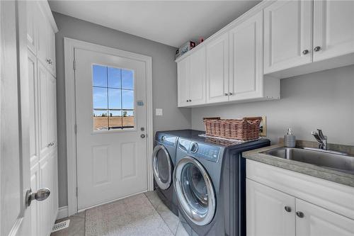 258 4Th Line, Caledonia, ON - Indoor Photo Showing Laundry Room