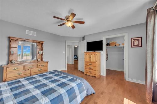 258 4Th Line, Caledonia, ON - Indoor Photo Showing Bedroom