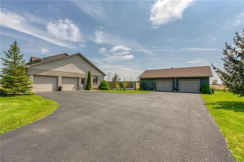 258 4Th Line, Caledonia, ON - Outdoor With Facade