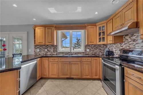 258 4Th Line, Caledonia, ON - Indoor Photo Showing Kitchen With Stainless Steel Kitchen