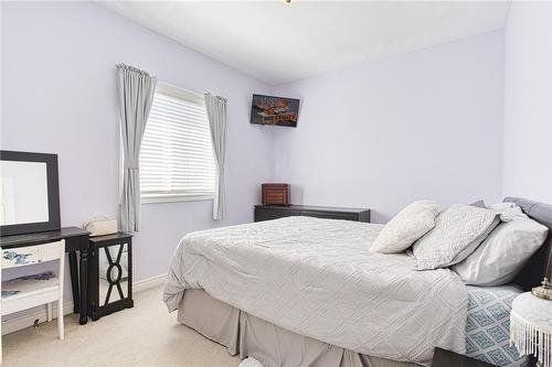 3669 Carver Street, Fort Erie, ON - Indoor Photo Showing Bedroom
