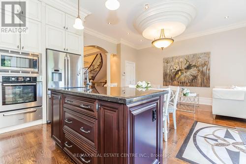 71 Lawton Boulevard, Toronto, ON - Indoor Photo Showing Kitchen With Upgraded Kitchen