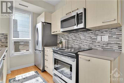 301 Bayrose Drive Unit#302, Ottawa, ON - Indoor Photo Showing Kitchen With Stainless Steel Kitchen With Upgraded Kitchen