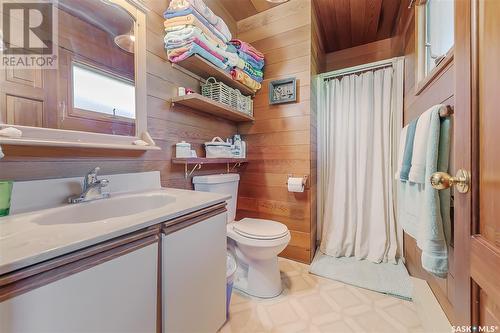 401 Lakeview Crescent, Saskatchewan Beach, SK - Indoor Photo Showing Bathroom