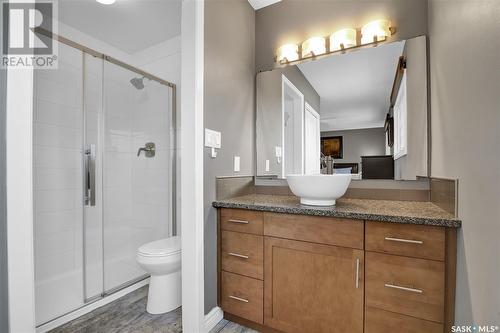 54 Mayfield Road, Regina, SK - Indoor Photo Showing Bathroom