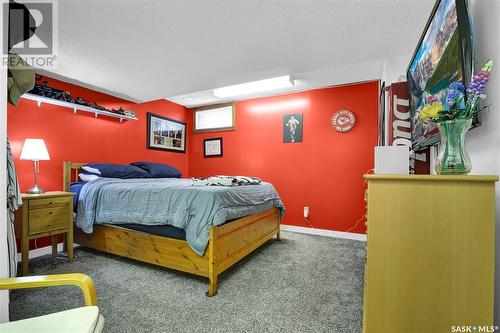 54 Mayfield Road, Regina, SK - Indoor Photo Showing Bedroom