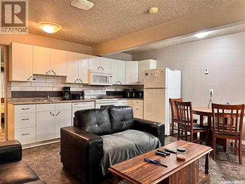 237 Moore Street, Foam Lake, SK - Indoor Photo Showing Kitchen