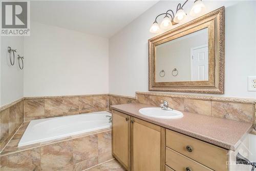 Ensuite - 340 Statewood Drive, Ottawa, ON - Indoor Photo Showing Bathroom
