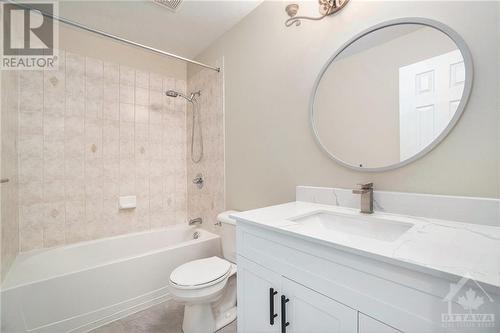 Bedroom 2 - 340 Statewood Drive, Ottawa, ON - Indoor Photo Showing Bathroom