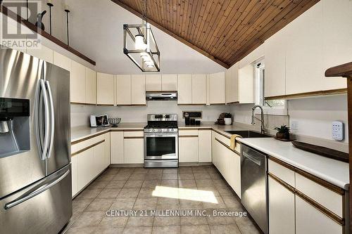 727302 22C Sideroad, Blue Mountains, ON - Indoor Photo Showing Kitchen