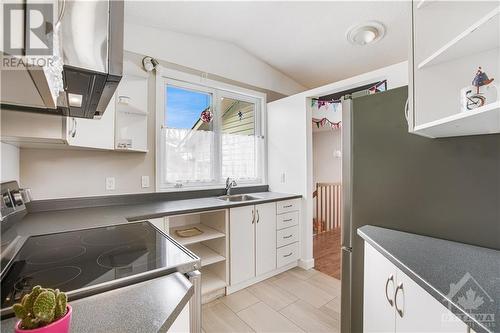 Unit 3 - 890 Notre Dame Street, Embrun, ON - Indoor Photo Showing Kitchen