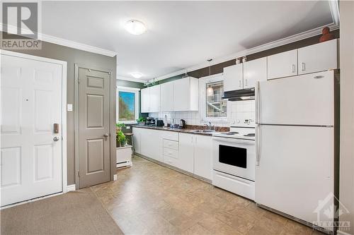 Unit 1 - 890 Notre Dame Street, Embrun, ON - Indoor Photo Showing Kitchen