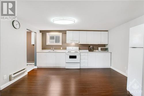 Unit 2 - 890 Notre Dame Street, Embrun, ON - Indoor Photo Showing Kitchen