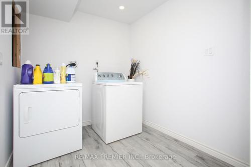 19 Gilgrom Road, Brampton, ON - Indoor Photo Showing Laundry Room