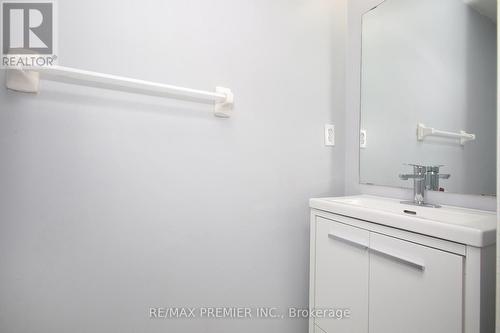 19 Gilgrom Road, Brampton, ON - Indoor Photo Showing Bathroom