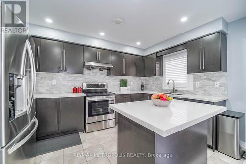 12 Tustin Road, Brampton, ON - Indoor Photo Showing Kitchen With Upgraded Kitchen