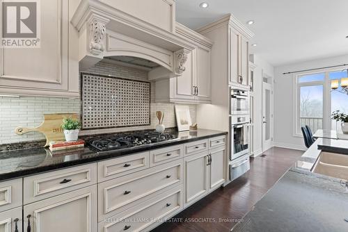 11300 Taylor Court, Milton, ON - Indoor Photo Showing Kitchen