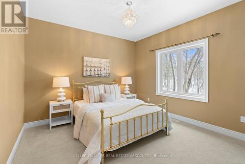 11300 Taylor Court, Milton, ON - Indoor Photo Showing Bedroom