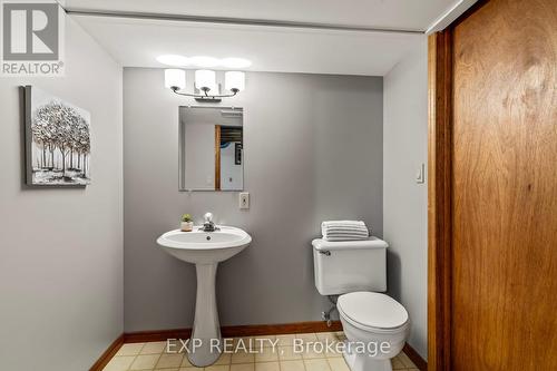 30 Ann Street N, Minto, ON - Indoor Photo Showing Bathroom