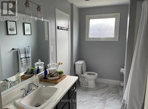 112 Coulter Drive, Kawartha Lakes, ON - Indoor Photo Showing Bathroom