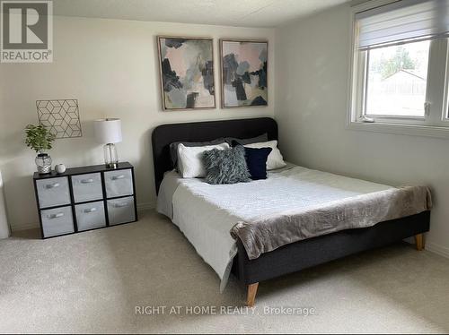112 Coulter Drive, Kawartha Lakes, ON - Indoor Photo Showing Bedroom