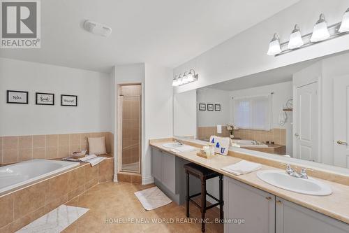 1033 Copperfield Drive, Oshawa, ON - Indoor Photo Showing Bathroom