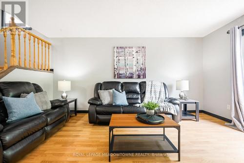 25 Green Street, Orangeville, ON - Indoor Photo Showing Living Room