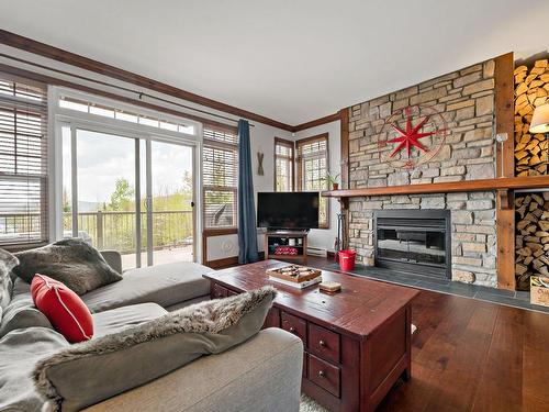 Salon - 10-166 Rue Du Mont-Plaisant, Mont-Tremblant, QC - Indoor Photo Showing Living Room With Fireplace