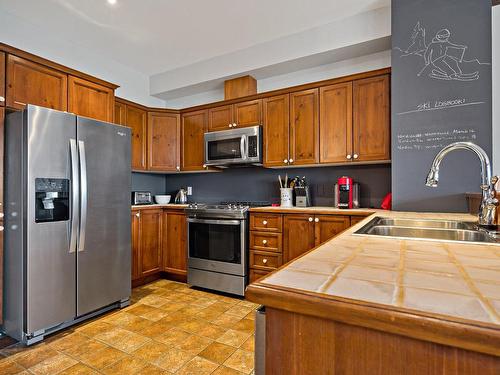 Cuisine - 10-166 Rue Du Mont-Plaisant, Mont-Tremblant, QC - Indoor Photo Showing Kitchen With Double Sink