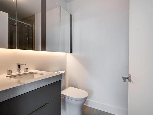 Salle de bains attenante Ã  la CCP - 2152-101 Rue Peel, Montréal (Le Sud-Ouest), QC - Indoor Photo Showing Bathroom