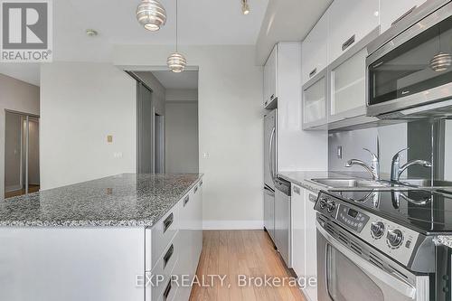 325 - 90 Stadium Road, Toronto, ON - Indoor Photo Showing Kitchen With Upgraded Kitchen
