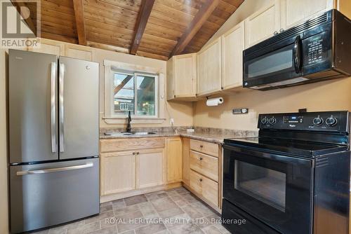 4598 Anderson Avenue, Ramara, ON - Indoor Photo Showing Kitchen