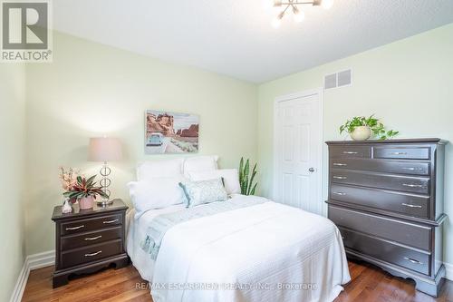 2167 Coldwater Street, Burlington, ON - Indoor Photo Showing Bedroom