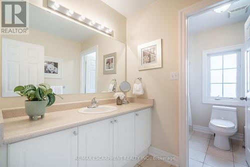 2167 Coldwater Street, Burlington, ON - Indoor Photo Showing Bathroom