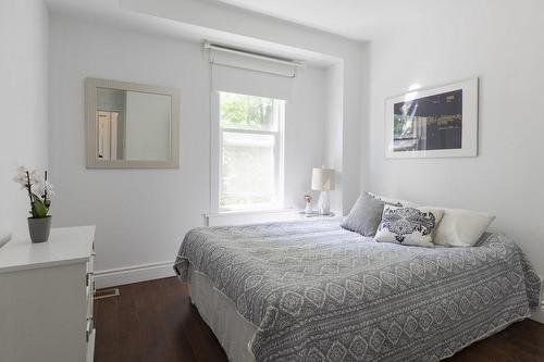 55 Balmoral Avenue N, Hamilton, ON - Indoor Photo Showing Bedroom