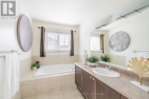 106 Montgomery Avenue, Whitby, ON - Indoor Photo Showing Bathroom