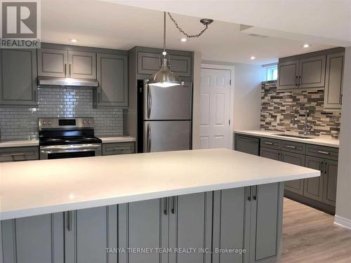 106 Montgomery Avenue, Whitby, ON - Indoor Photo Showing Kitchen With Stainless Steel Kitchen With Upgraded Kitchen
