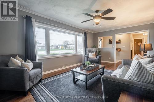 188 Main Street N, Halton Hills, ON - Indoor Photo Showing Living Room
