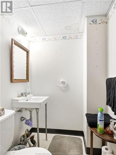 73 Mount Royal Blvd, Moncton, NB - Indoor Photo Showing Bathroom
