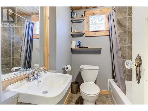 730 Fuller Avenue Lot# 5 & 6, Kelowna, BC - Indoor Photo Showing Bathroom