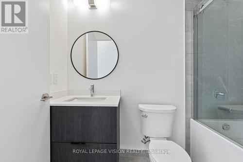 907 - 6 David Eyer Road, Richmond Hill, ON - Indoor Photo Showing Bathroom
